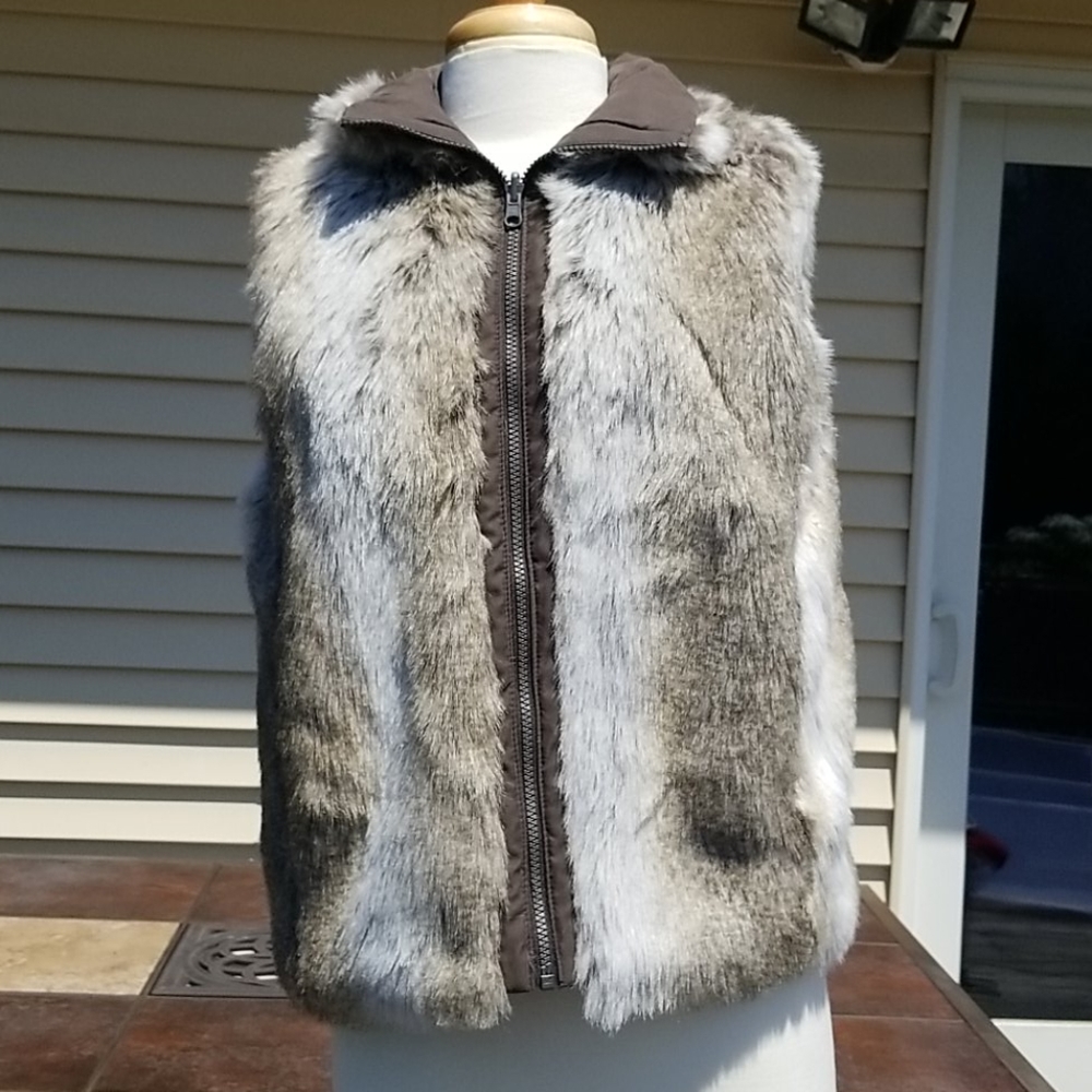 Reversible vest - Picture 5 of 10
